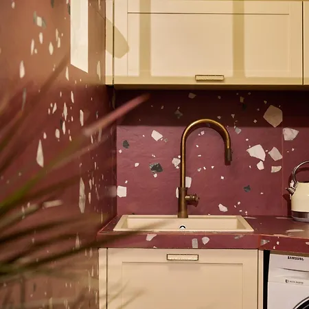 Elyn House Будинок відпочинку *