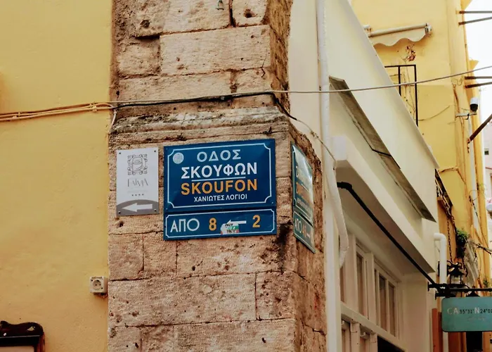 Semesterbostad Elyn House