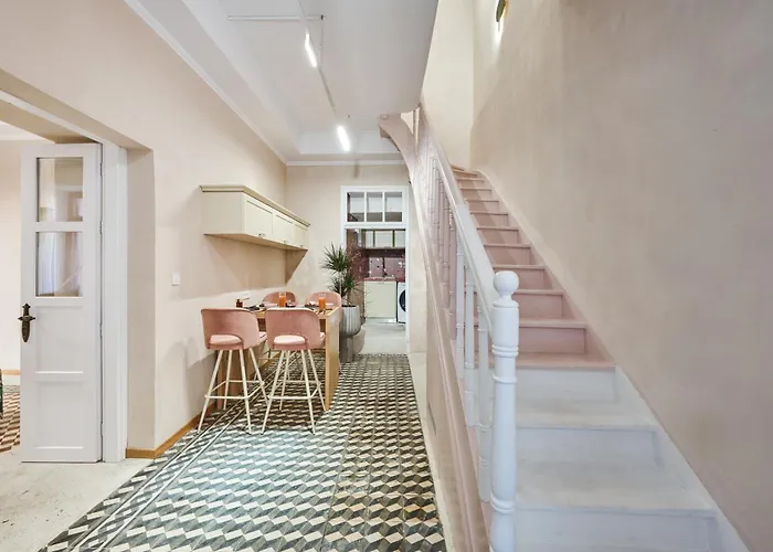 Elyn House Semesterbostad