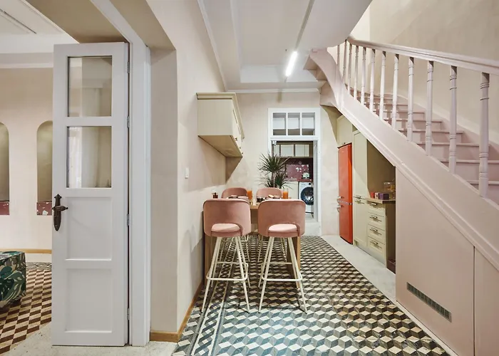 Elyn House Semesterbostad