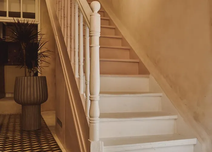 Будинок відпочинку Elyn House *