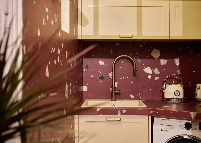 Elyn House Будинок відпочинку *